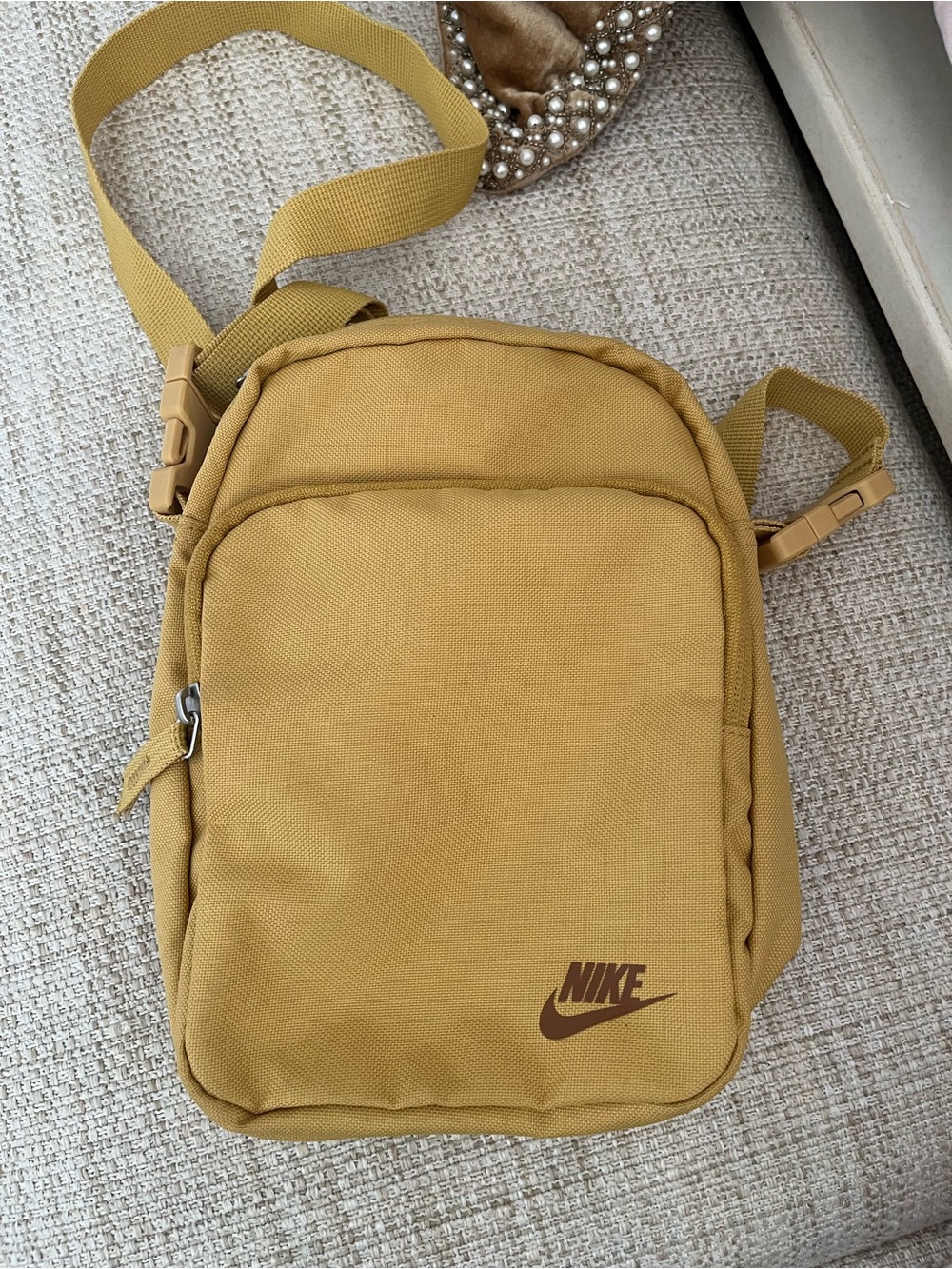 Nike Heritage cross body